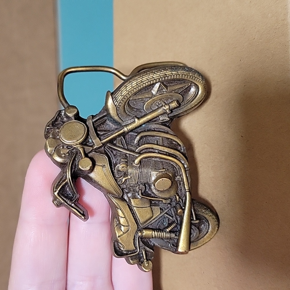Vintage 1979 pewter belt buckle